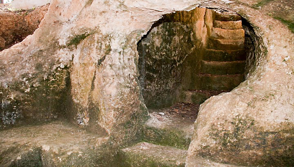 parco-archeologico-dometaia-accesso-tomba-visit-colledivaldelsa-borgo-medievale-toscana-1
